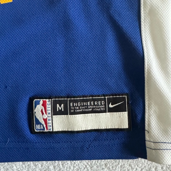Golden State Warriors Stephen Curry Nike Jersey.       Youth M (size 5-6) - Picture 3 of 4
